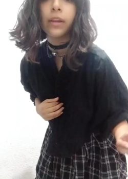 Ricura De Estudiante Se Desnuda Poco A Poco 6