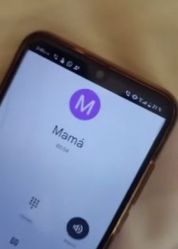 Su mamá le marca pero la están cogiendo+ Full Vídeo 6