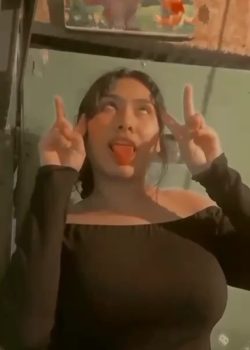 Morra Loquita Mostrando Sus Ricas Tetas 4