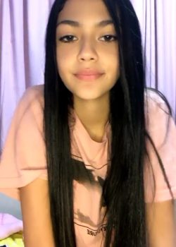 Linda Y Tierna Nena Morenita+ Vídeo Full Masturbándose 3