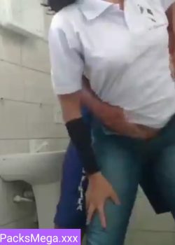 Universitaria Culona Cogiendo En El Baño+ Vídeo Exclusivo 7