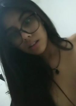 Deliciosa Morenita Se Abre Toda 18