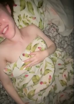 Le llegó a mi rica prima en la madrugada 1