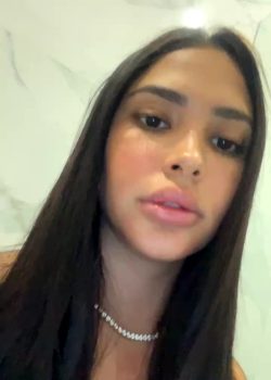 Rica Morenita Se Masturba En La Ducha 8