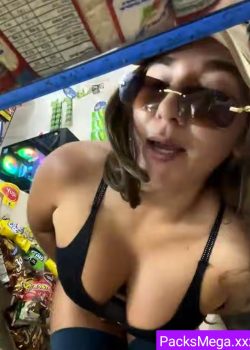 Rica Tetona Mostrando Todo En La Chamba 7
