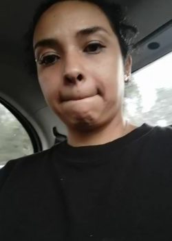Joven loquita se Desnuda en el auto y más ... 1